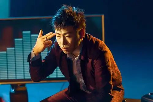 胡彦斌全新单曲爱不得恨不得舍不得mv上线