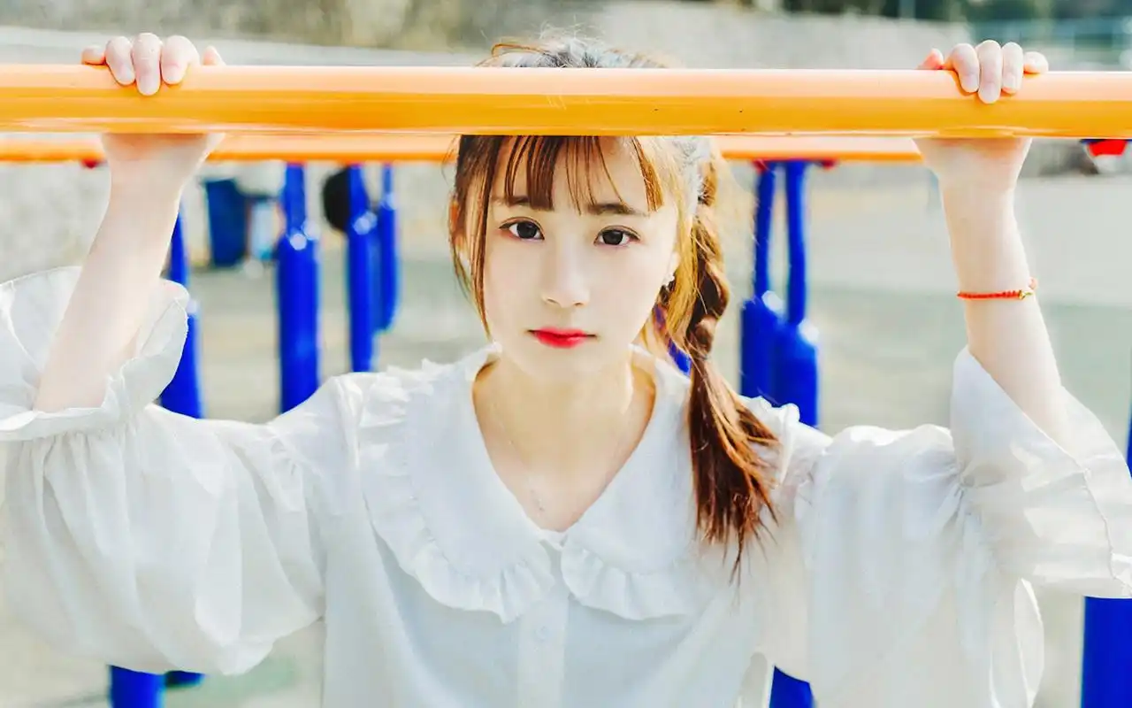 青春活力美少女治愈系写真图片桌面壁纸-美女壁纸-壁纸下载-美桌网