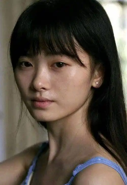 鞠婧祎青涩素颜照曝出看到当时的样子后网友还说没整