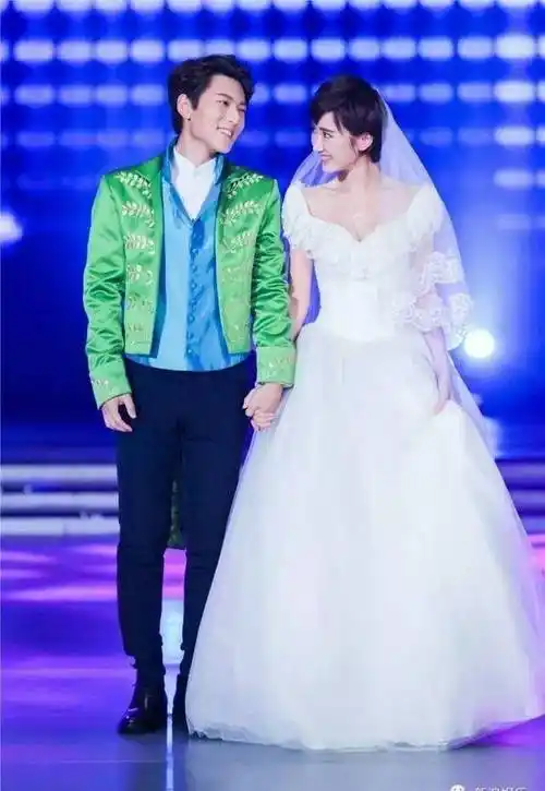 毛晓彤_陈翔_微博