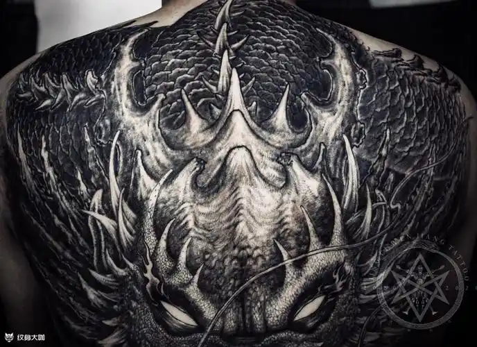 背部欧美写实纹身图案大全 - 纹身大咖