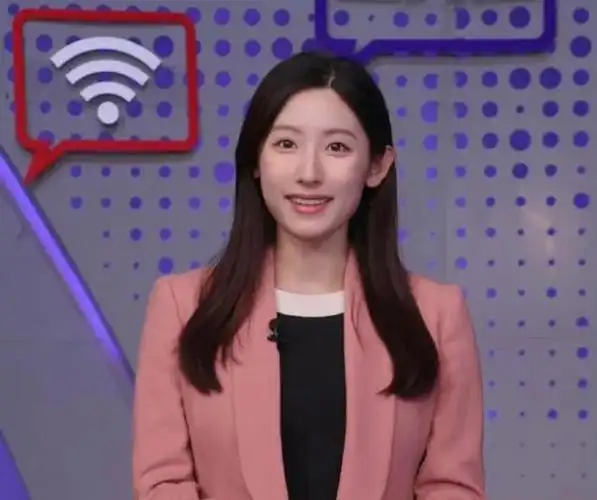 央视美女记者闪婚闪孕,是哈佛学霸,与双胞胎妹妹合体成流量密码