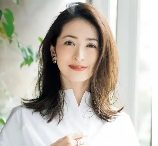 中年女人"发型决定气质",4种发型尽量避开,不是扮嫩就是显老