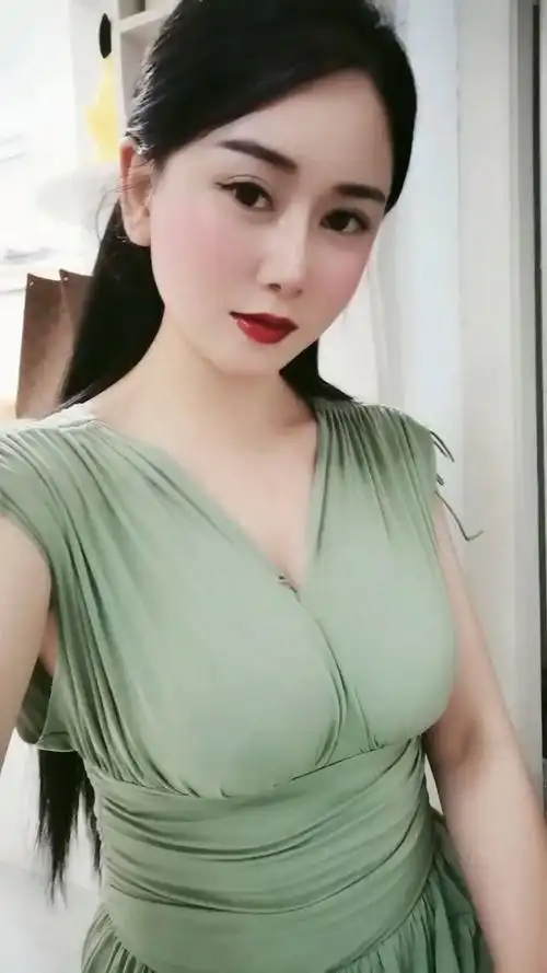 风韵犹存,风情万种的女人最迷人!-度小视