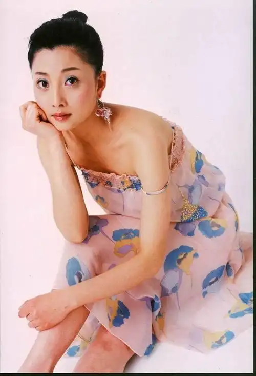 青年演员殷桃个人写真-6