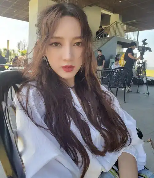 孟佳身材壁纸孟佳生活照