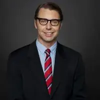 戴眼镜四十岁男人微信头像点击鼠标右键下载