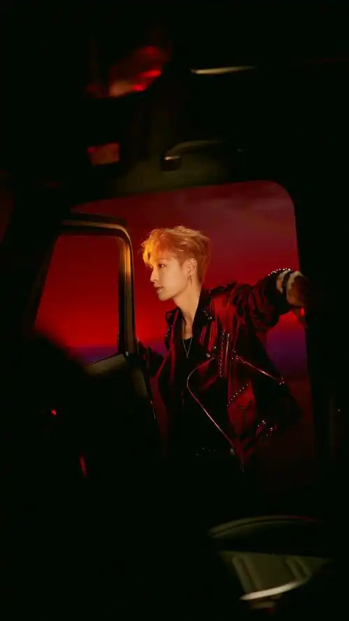 聆听引擎的轰鸣,和boss@张艺兴一起踏上没有终点的旅程.