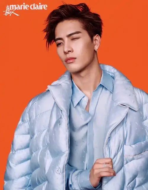 王嘉尔嘉人8月刊高清图