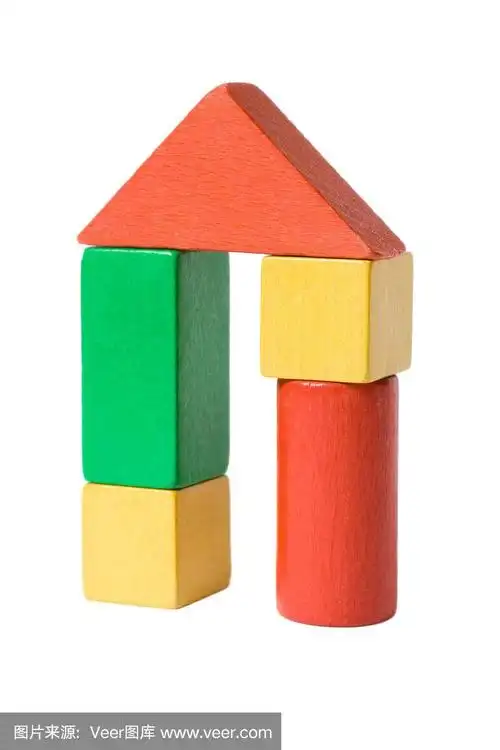 用积木搭成的彩色房子
