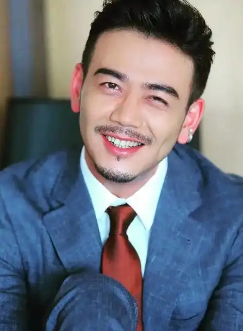 气质男明星排行榜杨烁垫底靳东第二第一实至名归