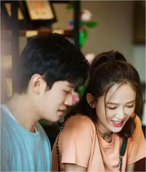 在错误的人身上付出了时间和精力后,陈乔恩无疑更加懂得珍惜眼前人.