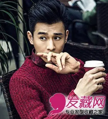 秋日里空气中夹杂着微凉感,穿上毛衣的恰好时节,蓬松的大背头