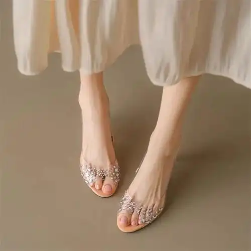 那些设计奇葩的凉鞋,网友竟然说好看,一般人驾驭不了