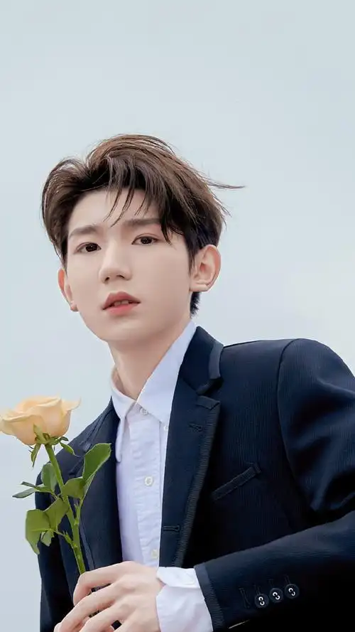 王源新专辑夏野了