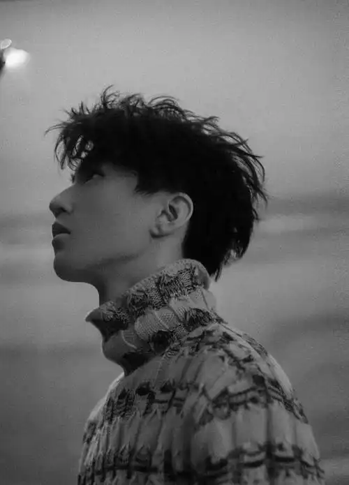 240110时尚启航王俊凯将出席2024巴黎时装周