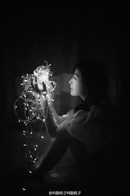 下一张 简介 魅惑黑色极品性感美女极致喷血诱惑大尺度人体艺术写真