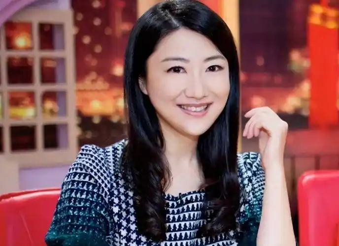 美女主持人杨蕾:闪婚富豪被抛弃后仅分10万家产,如今49岁仍单身