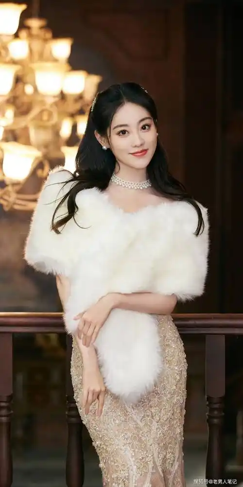 祝绪丹民国风写真,珍珠项链蕾丝裙,贵气优雅纤美迷人