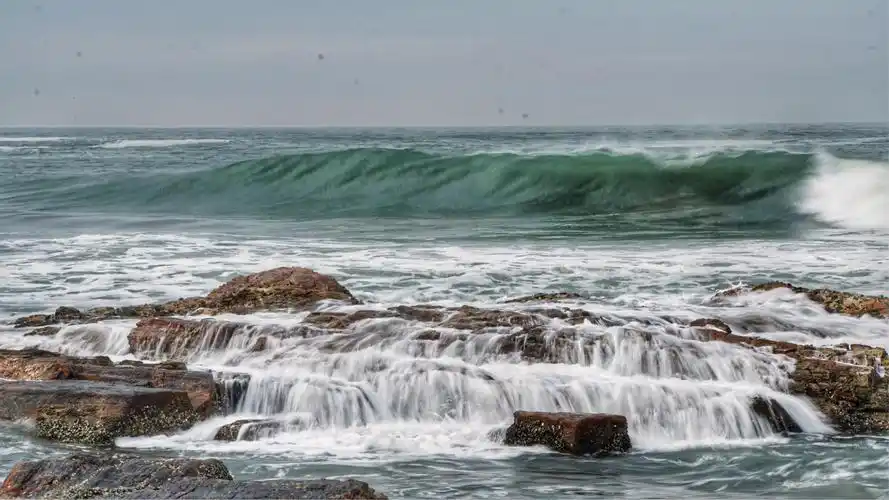 2018年9月13-14日惠东盐洲岛海滩,浪花,岩石,台风前的海边!