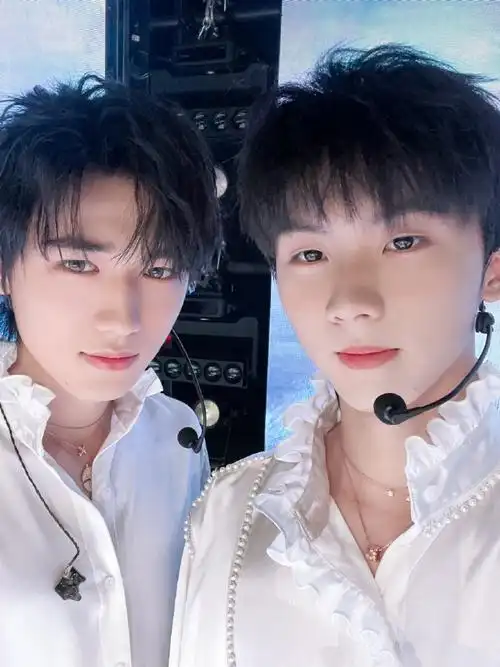 宋亚轩分享合照为马嘉祺庆生##宋亚轩说马嘉祺的新歌好听