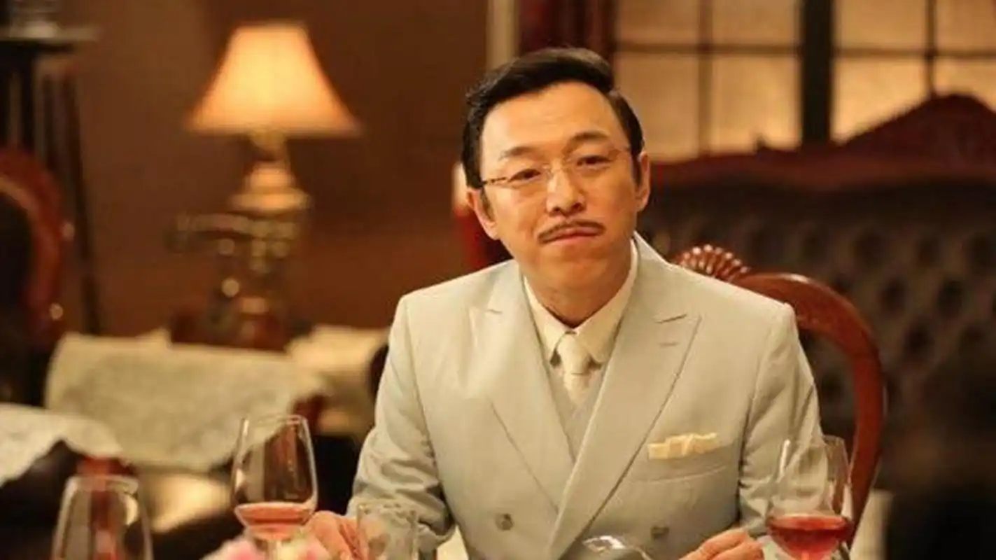 当时《疯狂的石头》的导演宁浩得到了这个机会,而且在选角色的时候