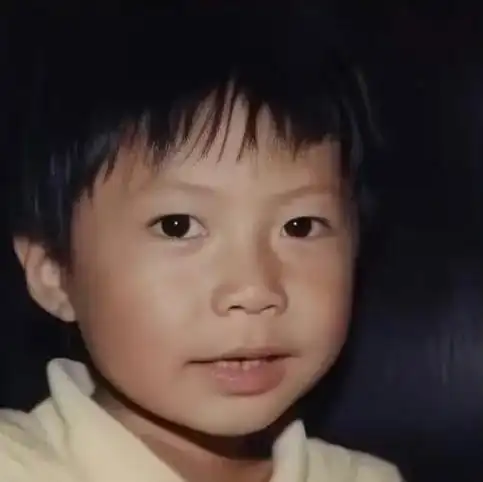 五月天 #阿信  老照片 - 抖音