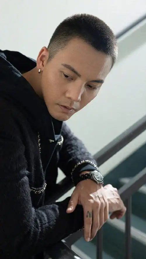 陈伟霆酷帅写真手机壁纸