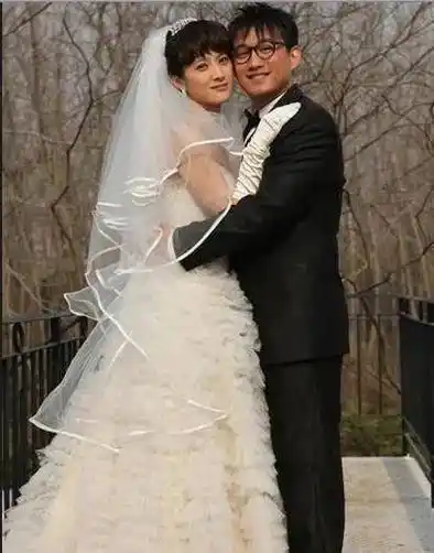 隋俊波:错过靳东被催婚,34岁嫁导演,成名后给全家买房_舞蹈_小时候