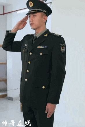 黄景瑜新剧上演制服杀!除了《上瘾》,海陆空硬气军装照刷屏,好a