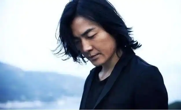 退休久居日本状态越来越差55岁的郑伊健背后资产可不简单