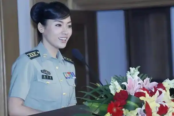 身材丰满长相甜美的八位军旅女歌手你喜欢谁