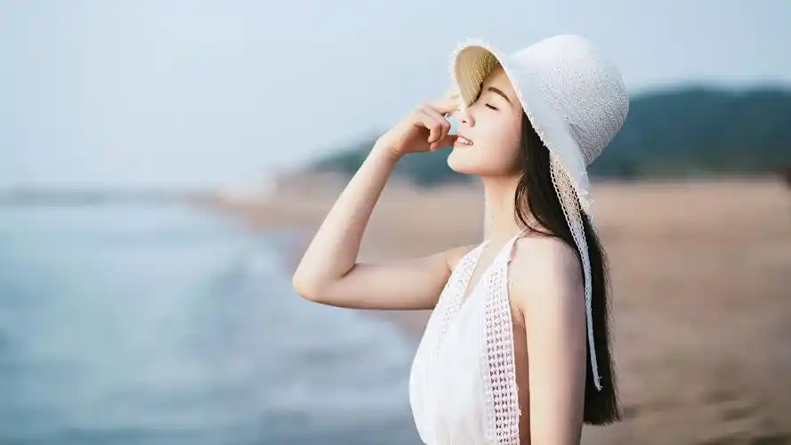 抖音里很火的电脑美女壁纸