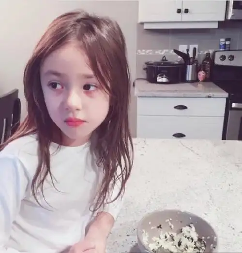 加拿大韩国混血儿:baylee ann boehr(中文名:朴茶丕),2009年6月6日