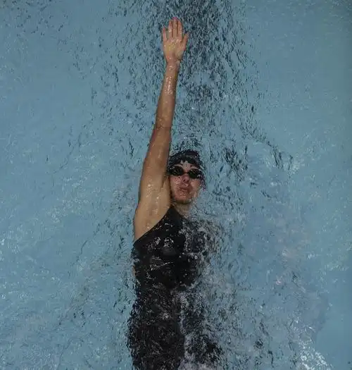 idaban.cn),标准仰泳泳姿#你必须知道的游泳姿势#16