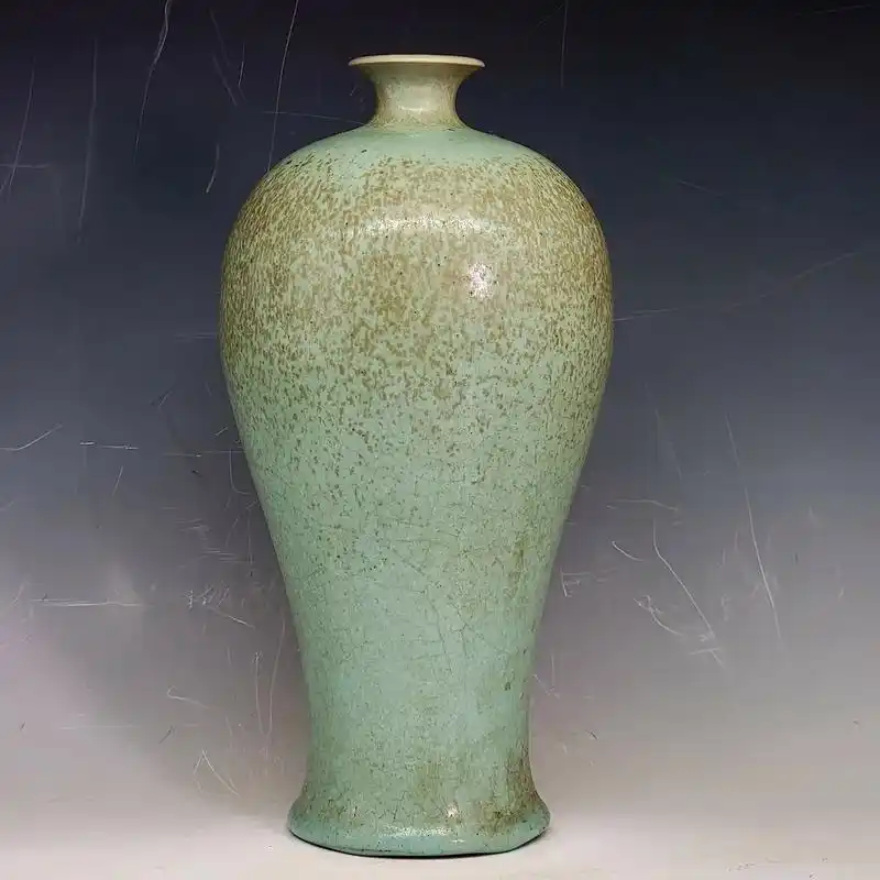 瓷器花瓶.收到一个宋汝瓷刻字描金赏瓶, 此造型美观大方!庄重 - 抖音