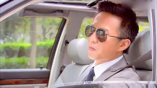 相爱十年邓超碰到女学生送她回家还不够还要派人这样做