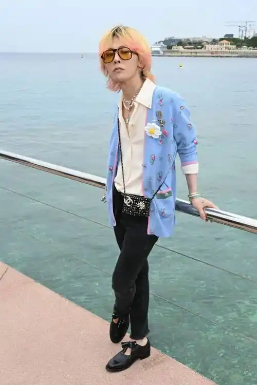 最新权志龙出席香奈儿活动现场图