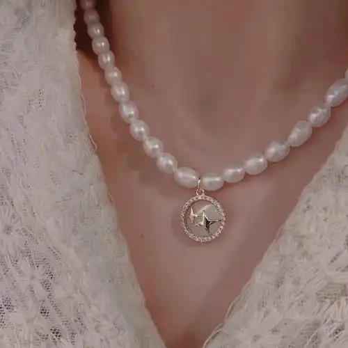 天然珍珠星芒圆牌项链小众设计高级气质颈链新款优雅巴洛克锁骨链