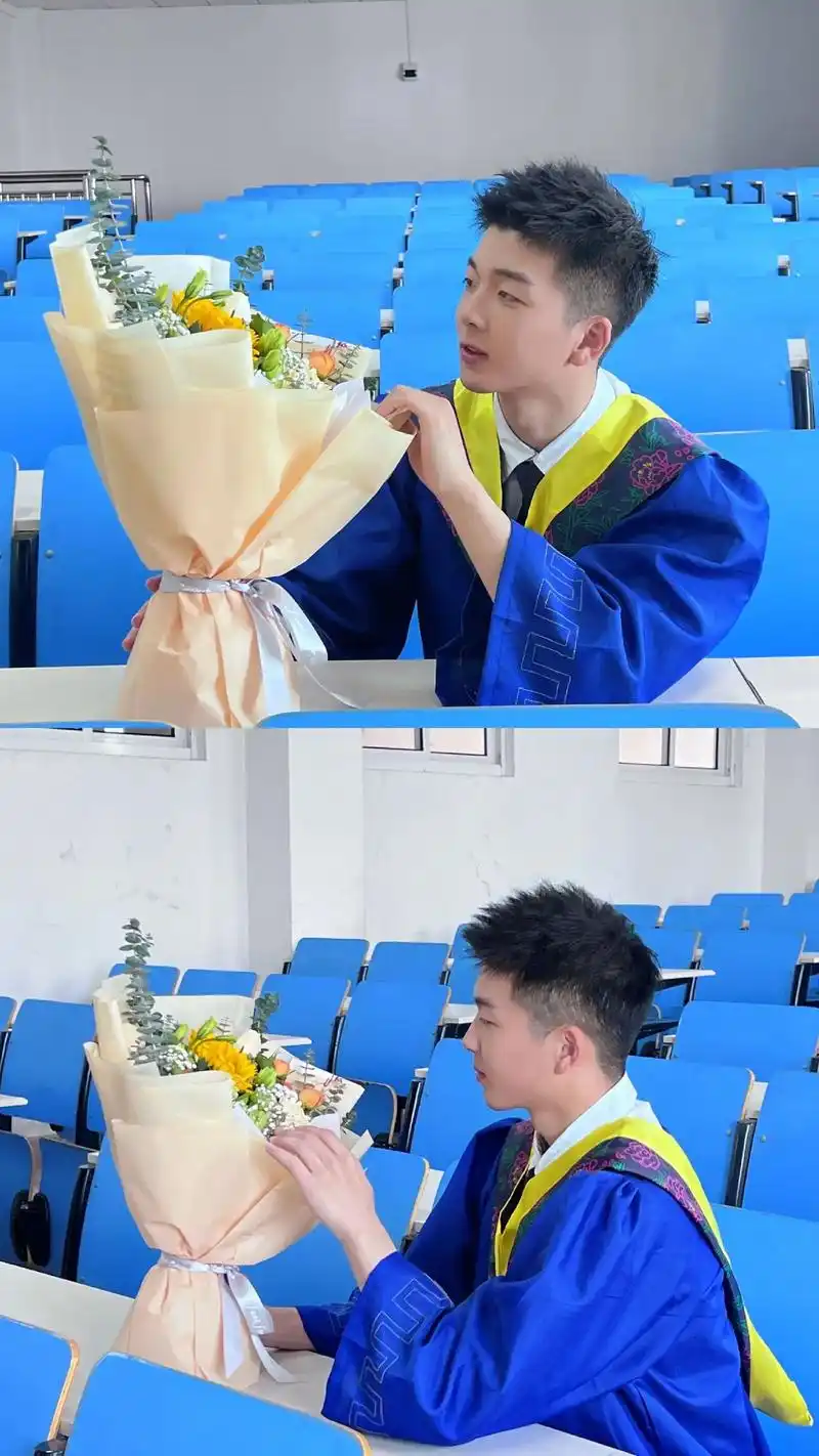 男大学生 #少年感 #毕业季 #毕业照 愿经历世事而不失少年意趣