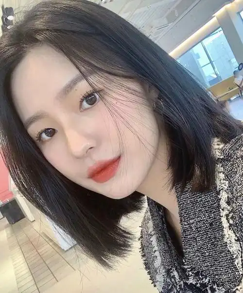 长脸女生适合发型(适合长脸的发型有哪些短发)