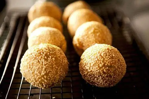 芝麻球花卷麻花汤包小炒玉米粒手撕包菜香菇青菜麻婆豆腐农家乱炖小炒