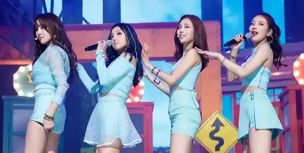 歌手王霏霏晒出与jyp朴振英合照,梦回missa了,两人是否准备合作