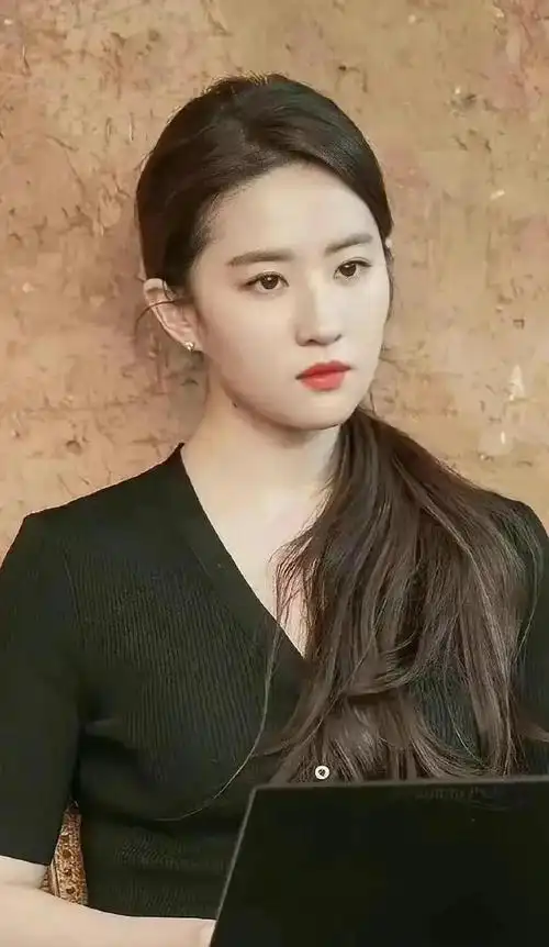 刘亦菲的16幅美照每张图片皆为珍藏款