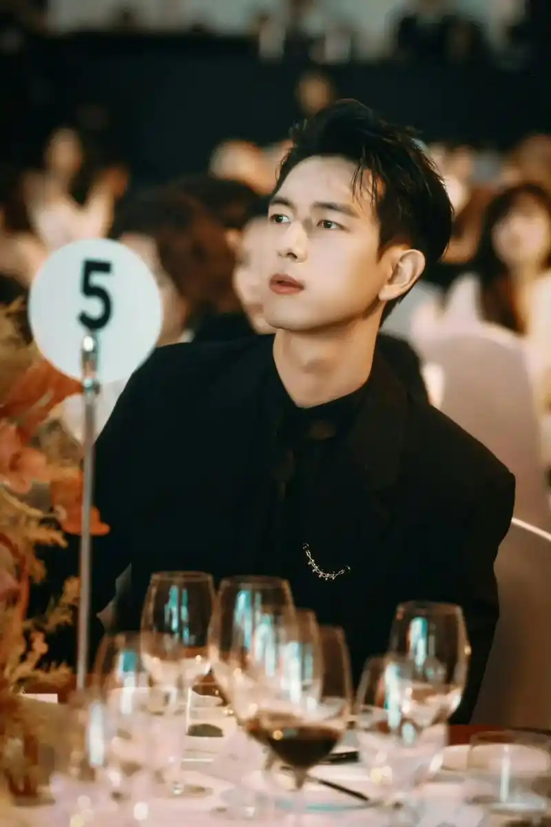 公主请看帅哥0909.#李现 #李现壁纸 #每一帧都是热爱 - 抖音