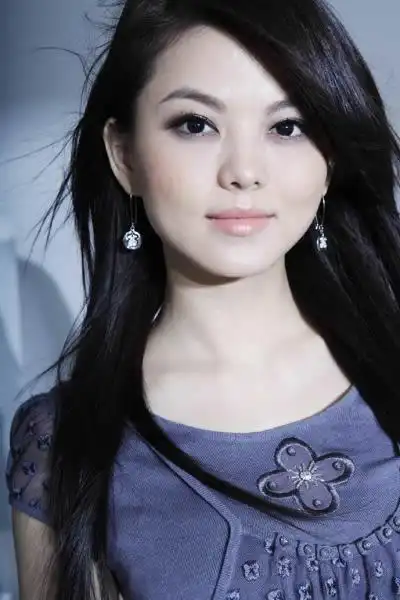 李湘年轻时的长发清