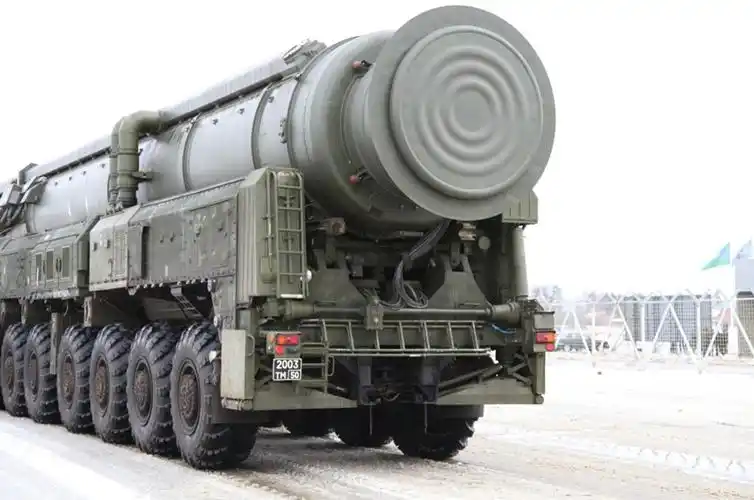 俄军白杨m战略导弹360度细节图首次曝光