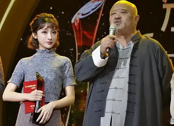 回顾一级演员李琦闻酒知度数退休生活丰富自称烧烤50元一串