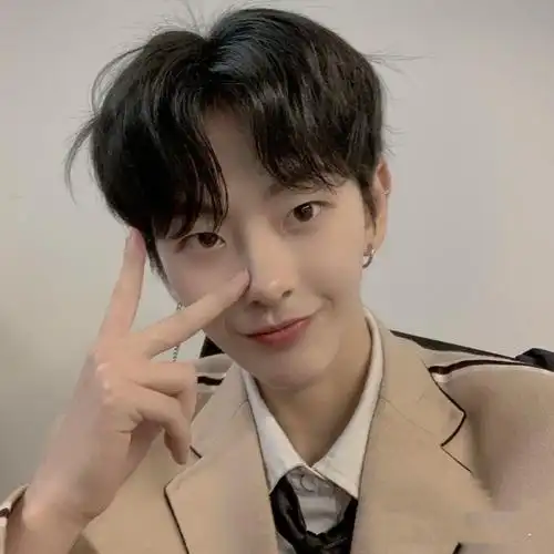 男生长发发型名称(男生长头发有哪些好看的发型,试试这几种,清爽又