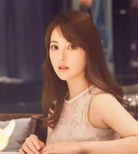 方媛其实不简单:方媛原来的样子生活照